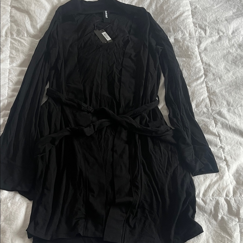 SKIMS Black Robe